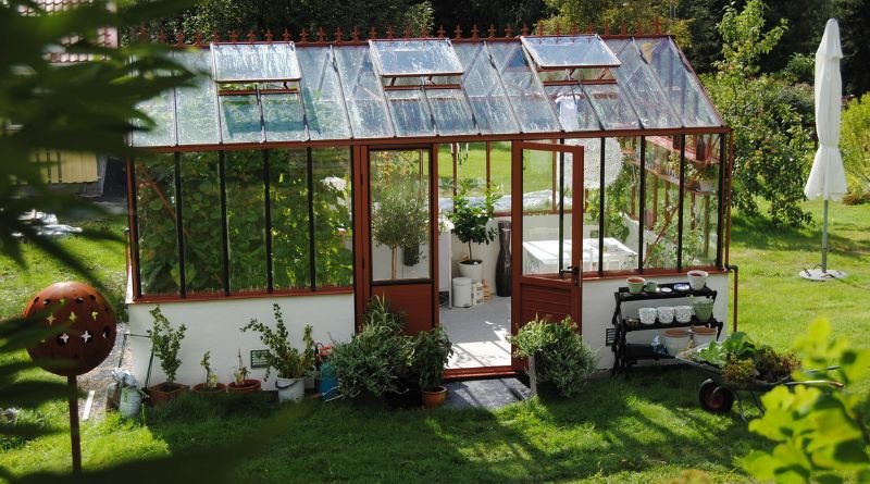 3 Secrets About Buying a Home with a Greenhouse